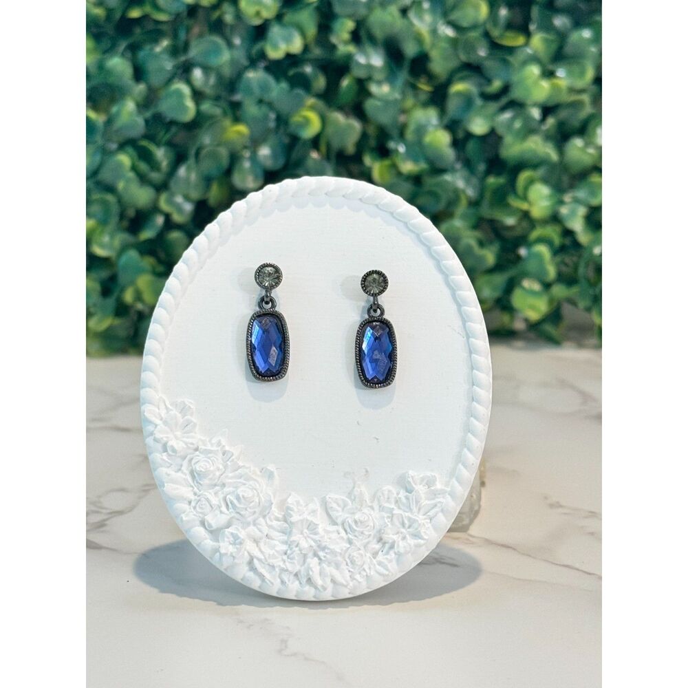 Vintage Avon Blue Dangle Earrings